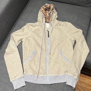 Women’s zippered sweater from Loops